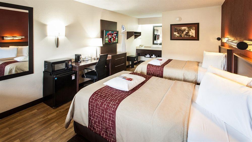 Red Roof Inn Plus+ St. Louis - Forest Park / Hampton Ave. Экстерьер фото