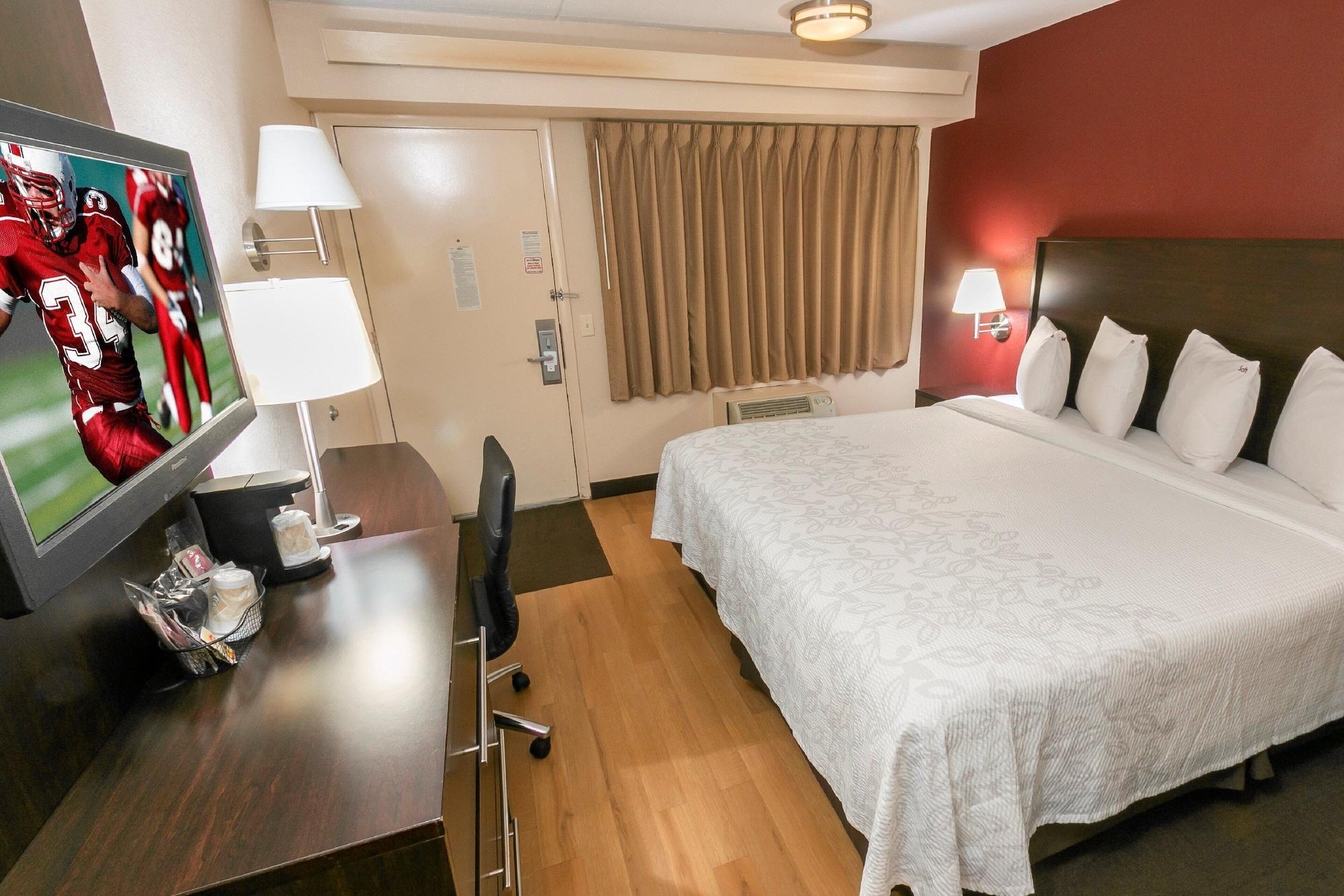 Red Roof Inn Plus+ St. Louis - Forest Park / Hampton Ave. Экстерьер фото