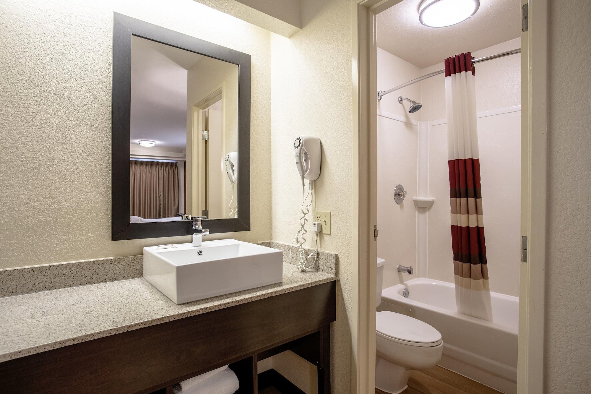 Red Roof Inn Plus+ St. Louis - Forest Park / Hampton Ave. Экстерьер фото