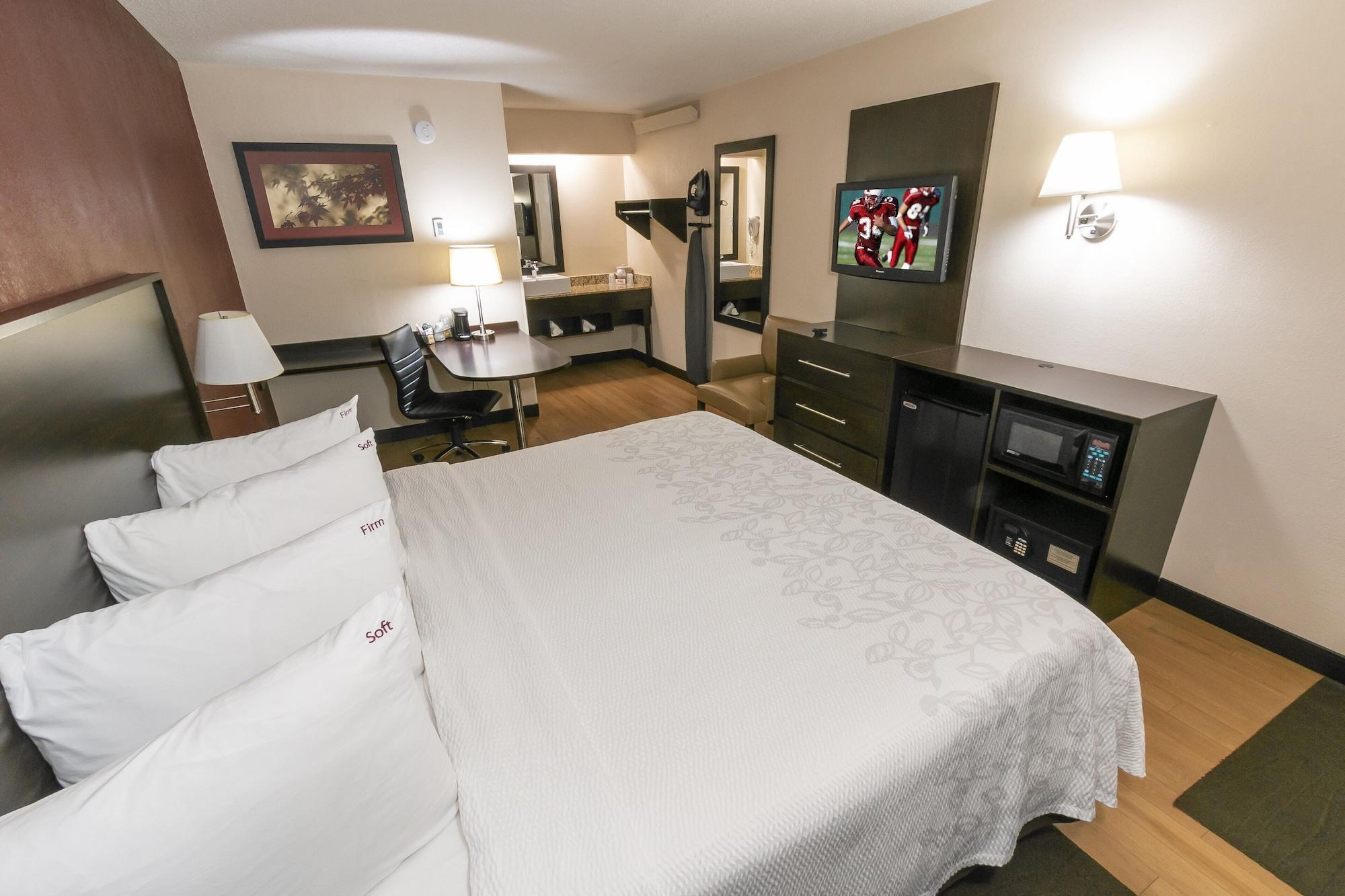 Red Roof Inn Plus+ St. Louis - Forest Park / Hampton Ave. Экстерьер фото
