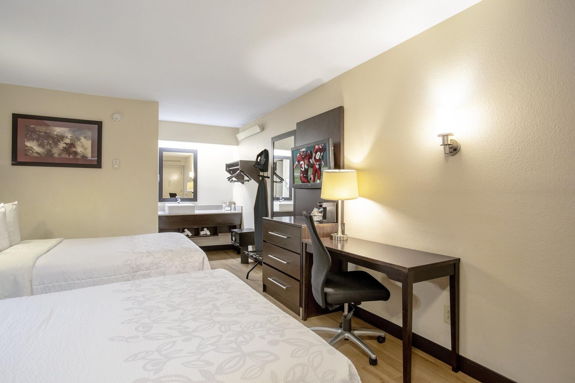 Red Roof Inn Plus+ St. Louis - Forest Park / Hampton Ave. Экстерьер фото