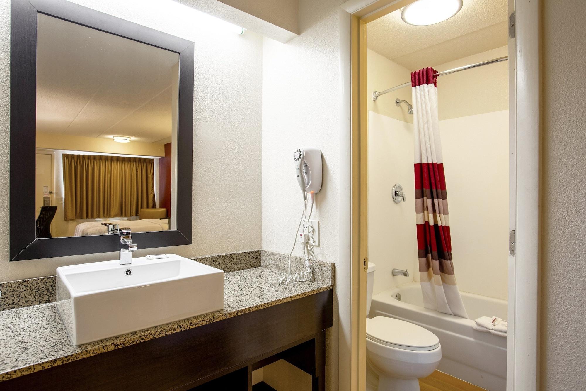 Red Roof Inn Plus+ St. Louis - Forest Park / Hampton Ave. Экстерьер фото