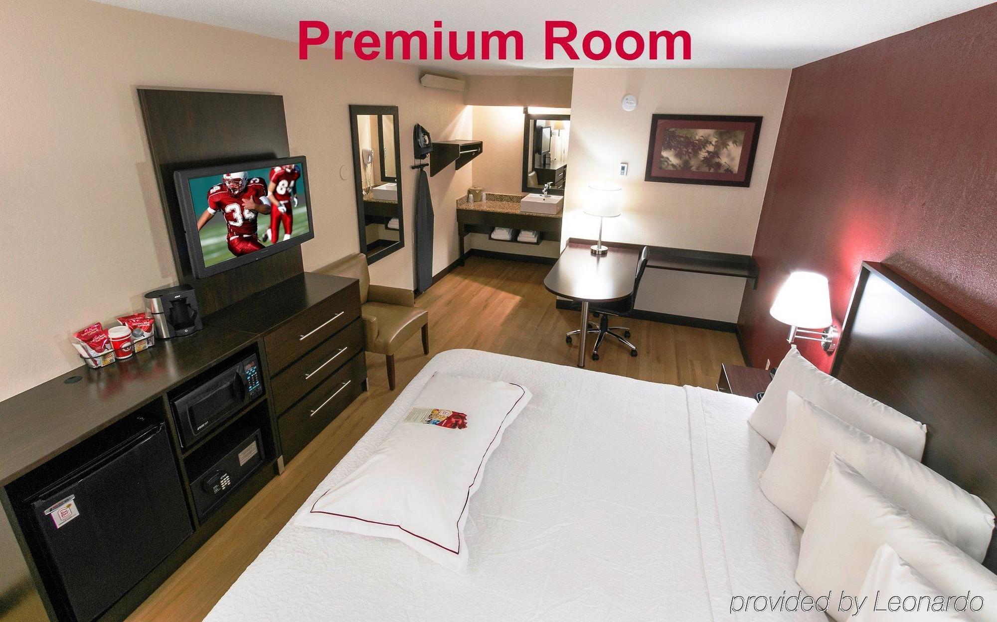 Red Roof Inn Plus+ St. Louis - Forest Park / Hampton Ave. Экстерьер фото