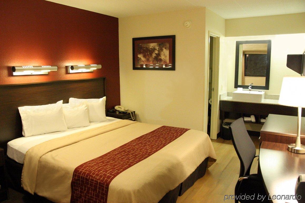 Red Roof Inn Plus+ St. Louis - Forest Park / Hampton Ave. Номер фото