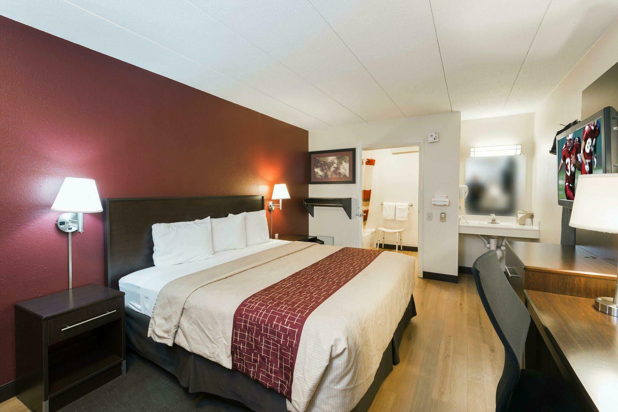 Red Roof Inn Plus+ St. Louis - Forest Park / Hampton Ave. Экстерьер фото