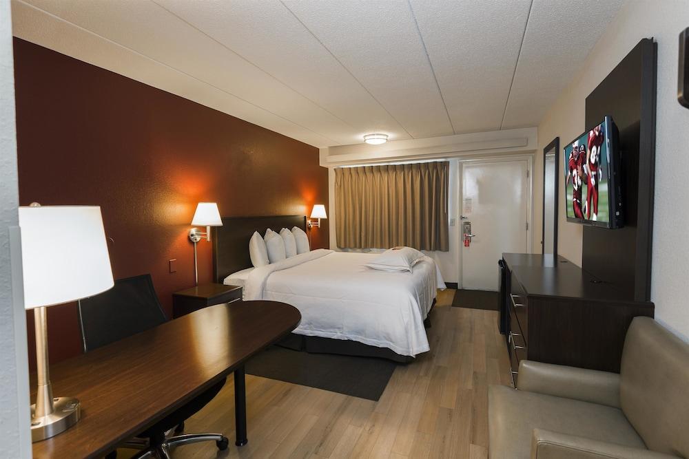Red Roof Inn Plus+ St. Louis - Forest Park / Hampton Ave. Экстерьер фото